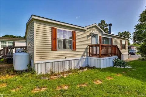4426 Grey Wolf Ln, North Whitehall Twp, PA 18069