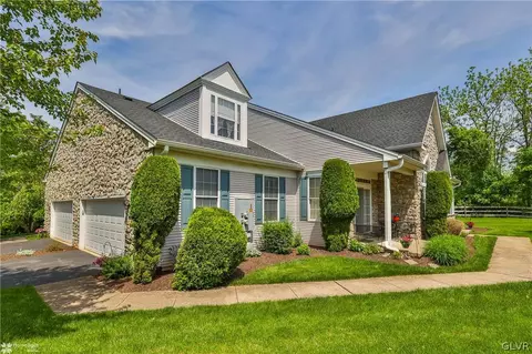 1891 Caryn Dr, Hellertown, PA 18055