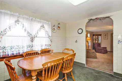 173 E 3rd St, Wind Gap, PA 18091 photo 8