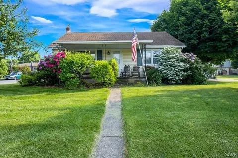 173 E 3rd St, Wind Gap, PA 18091 photo 3