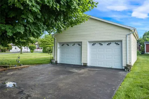 173 E 3rd St, Wind Gap, PA 18091 photo 5