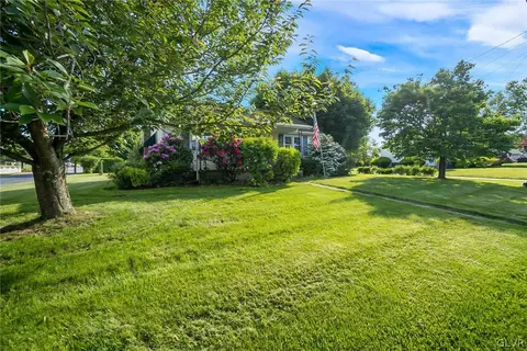 173 E 3rd St, Wind Gap, PA 18091 photo 24