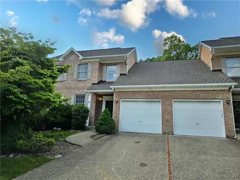 1061 E Mountain Ave, Pen Argyl, PA 18072