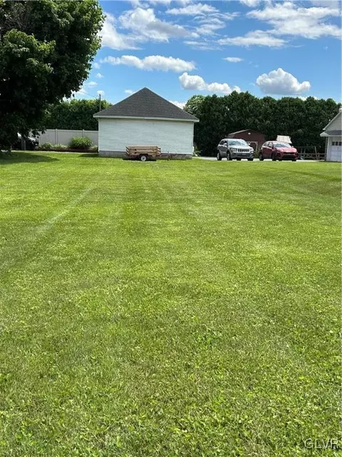 720 Main St, Tatamy Boro, PA 18045