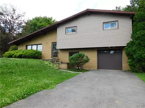 3709 Magnolia Dr, Northampton, PA 18067