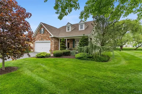 2031 Sydney Ln, Macungie, PA 18062