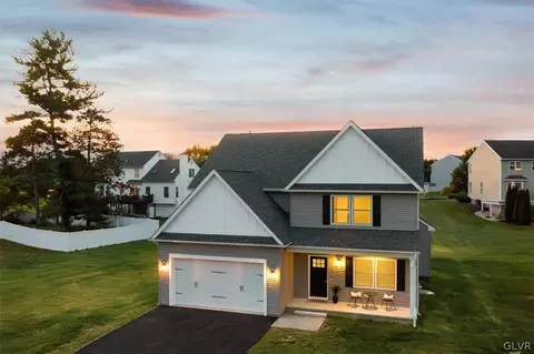431 Freedom Ct, Forks Twp, PA 18040