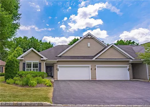 6341 Valor Dr, Bethlehem, PA 18017