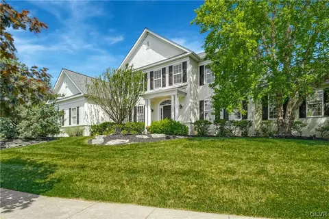 2548 Chardonnay Dr, Macungie, PA 18062