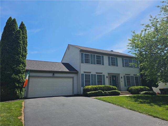 144 Grandview Dr, Palmer Township, PA 18045