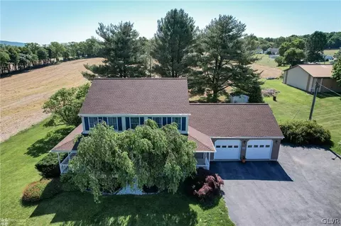 970 Pear Rd, Walnutport, PA 18088
