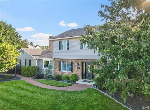 5727 Blue Grass Trl, Coopersburg, PA 18036