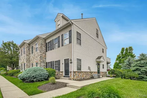 1803 Chateau Pl #D, Easton, PA 18045