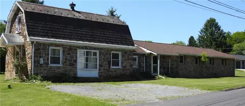 5208 W State St, Coopersburg, PA 18036