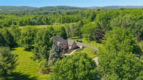 1730 Deer Run Rd, Bethlehem, PA 18015