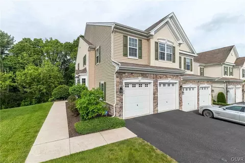 6109 Valley Forge Dr, Coopersburg, PA 18036