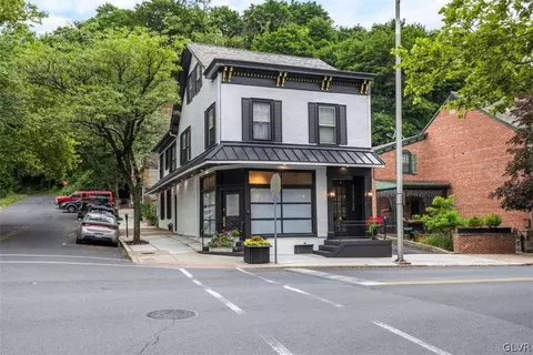 100 N 4th St, Easton, PA 18042