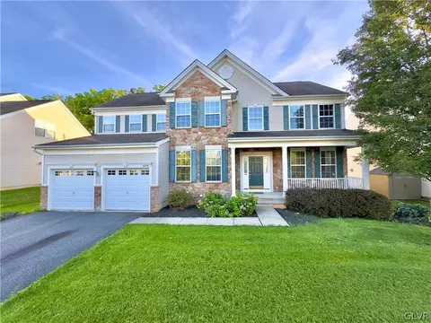 3576 Vista Dr, Macungie, PA 18062