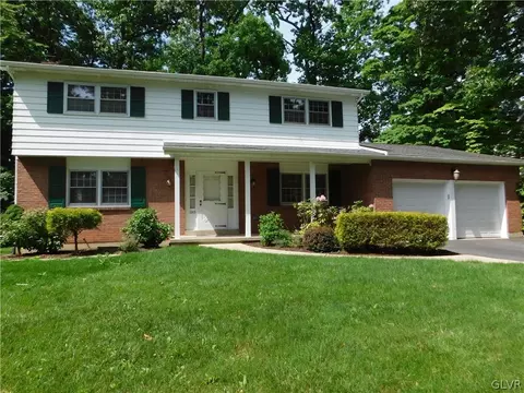 1345 Woodland Cir, Bethlehem, PA 18017