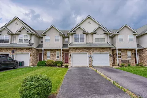 230 Maple Ct, Alburtis, PA 18011