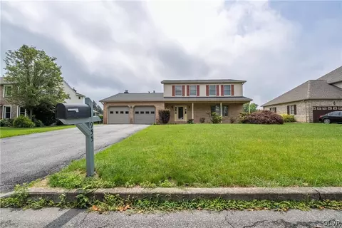 955 Place Rd, Bethlehem, PA 18017