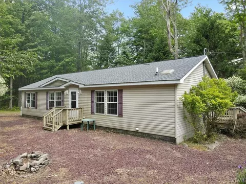 337 Arapaho Dr, Coolbaugh Twp, PA 18347