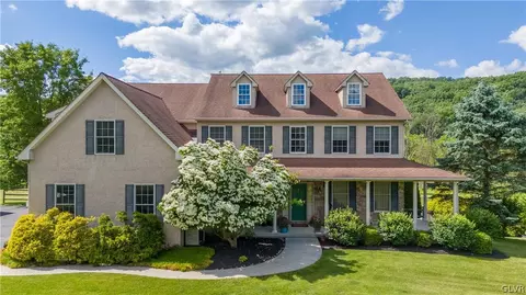 2937 Shirley Ln, Hellertown, PA 18055