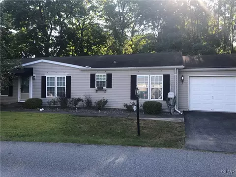 17 Abbey Rd, Forks Twp, PA 18040