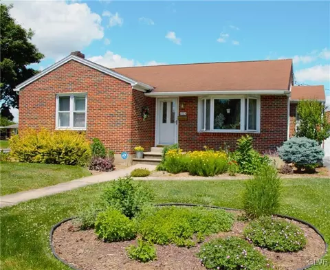 1735 Juniper Dr, Fullerton, PA 18052