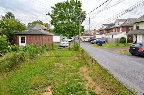 314 E Locust St, Bethlehem, PA 18018 photo 4