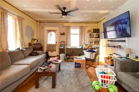 314 E Locust St, Bethlehem, PA 18018 photo 5