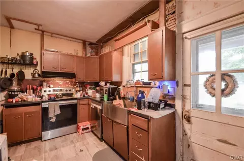314 E Locust St, Bethlehem, PA 18018 photo 7