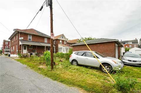 314 E Locust St, Bethlehem, PA 18018 photo 3