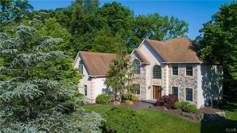 6123 Palomino Dr, Allentown, PA 18106