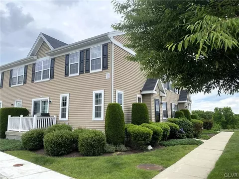 6003 Valley Forge Dr, Coopersburg, PA 18036