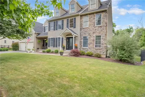 39 Millbrook Ct, Tatamy Borough, PA 18045