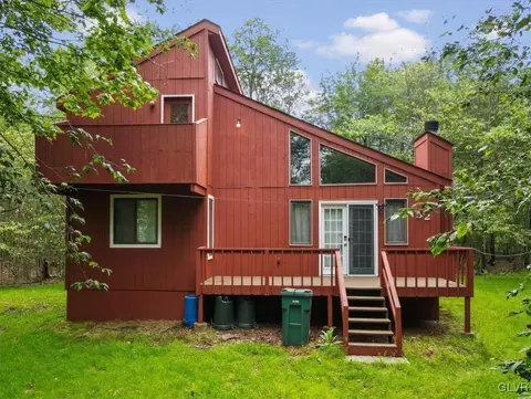 9546 Jasmine Dr, Coolbaugh Twp, PA 18466