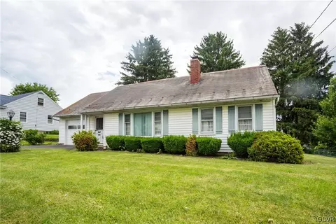 224 Greenwood Ave, Nazareth, PA 18064