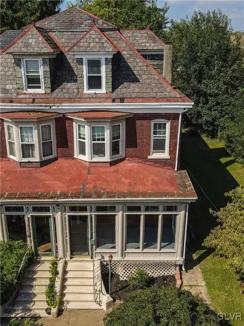 312 N 10th St, Easton, PA 18042