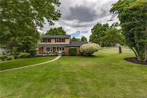 1986 Sanbrook Dr, Bethlehem, PA 18015