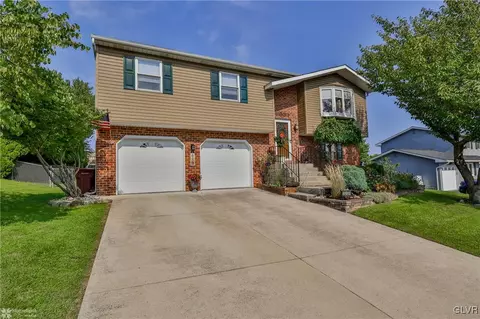 3207 S 5th Ave, Whitehall, PA 18052