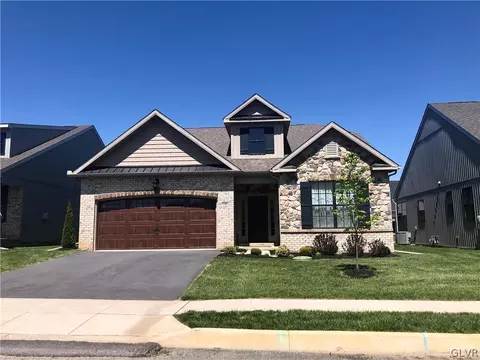 4064 Eveningstar Rd, Emmaus, PA 18049