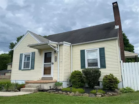 1625 Easton Rd, Hellertown, PA 18055