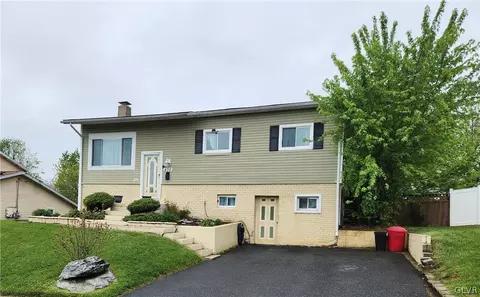 438 Faith Dr, Catasauqua, PA 18032