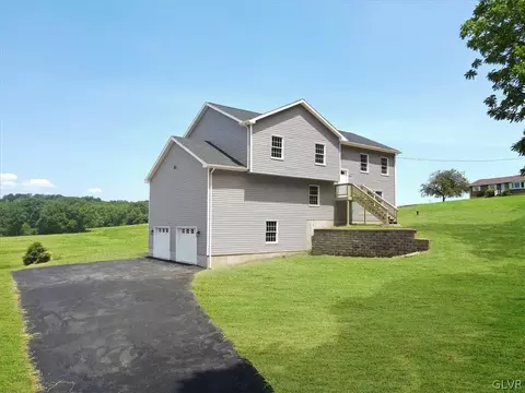 254 Sleepy Hollow Rd, Bath, PA 18014