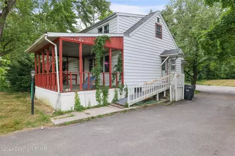 1048 Interchange Rd, Gilbert, PA 18331 photo 1