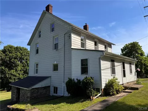 2359 Taylor Dr, Saucon Twp, PA 18034