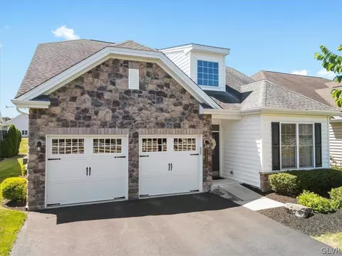 1031 Declaration Dr, Bethlehem, PA 18017