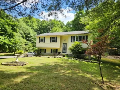 1518 Pine Field Rd, Saylorsburg, PA 18353