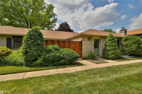 2857 Springhaven Pl, Macungie, PA 18062